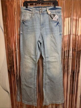 Dollhouse Light Wash Wide-Leg Jeans